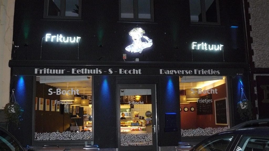 buiten kant van de frituur. S'nachts